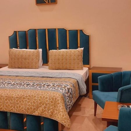 Hotel Clifton Inn Karachi Buitenkant foto